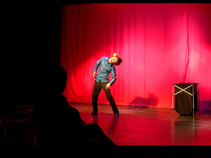 20120302-120301headroll.jpg